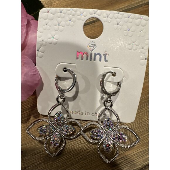 Mint Faux Clover Crystal Rhinestone Silvertone Earrings Party Wedding Cruise NEW - Picture 2 of 6